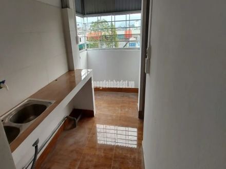 4 Cho thuê phòng trọ khép kín số nhà 242 đường Tôn Thất Thuyết - Phố Mới .