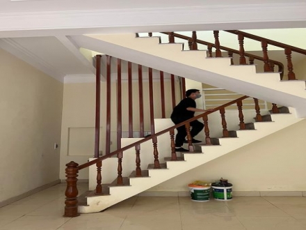 4 Gia đình cần bán căn nhà hai tầng đường nguyễn Huy Tự