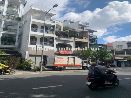 4 Cho thuê nhà tại 690 Điện Biên Phủ, P.10, Q.10, TPHCM 